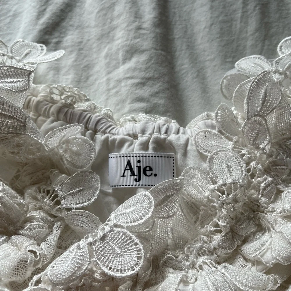❤️Blogger’s Favorite Aje off shoulder lace top - Picture 6 of 8
